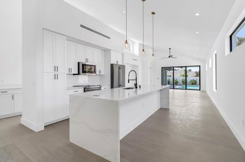 678 95th Ave, Naples, FL 34108-2455