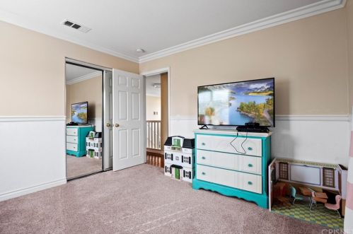 28423 Connick Pl, Santa Clarita CA  91350-1991 exterior