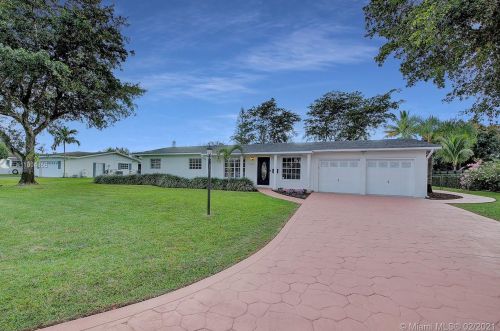 11804 102nd Ct, Miami, FL 33176-4132