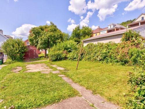 825 12 St, Ambridge PA 15003-1942 exterior