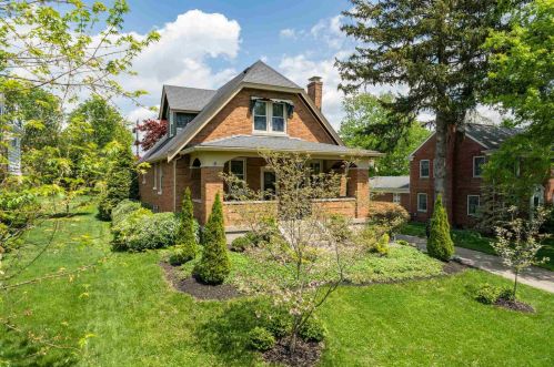 24 Arcadia Ave, Covington, KY 41017-2129