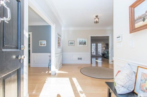 52 Woods End Dr, Wilton, CT 06897-2833
