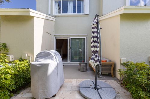 826 Kokomo Key Ln, Delray Beach FL  33483-6027 exterior