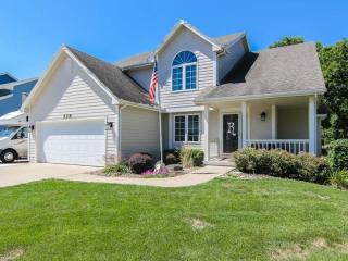5318 69th St, Des Moines, IA 50322-6936