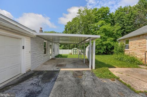 398 Lockwillow Ave, Harrisburg PA  17112-2557 exterior