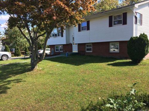 14 Martin St, Middletown, NY 10940-6913