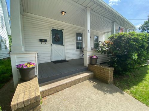 21 Pulaski St, Bloomfield, NJ 07003-3922
