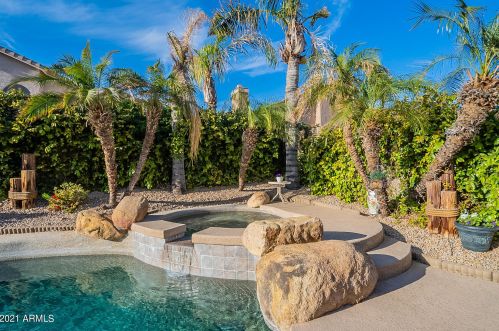 7002 Lone Cactus Dr, Glendale AZ 85308-9508 exterior