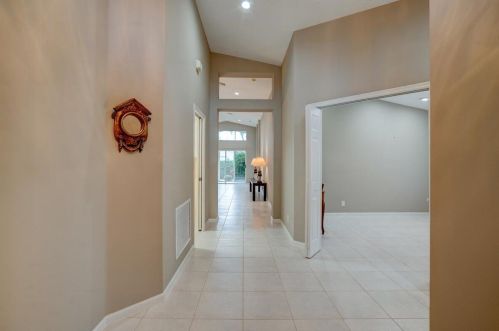 7038 Haviland Cir, Boynton Beach FL  33437-6472 exterior