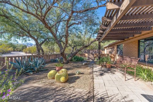 4460 Homestead Ave, Tucson, AZ 85749-8236