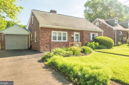 327 Reamer Ave, Wilmington, DE 19804-1809
