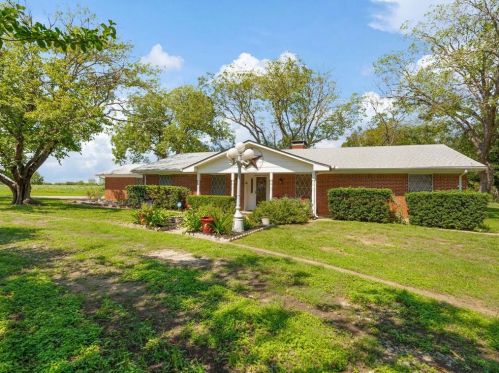 1445 Fm 4, Cleburne, TX 76031-8862