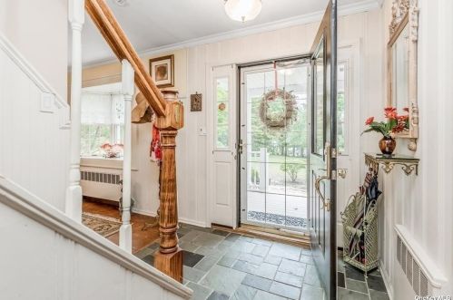 3 Stone Ct, Northport, NY 11768-1839