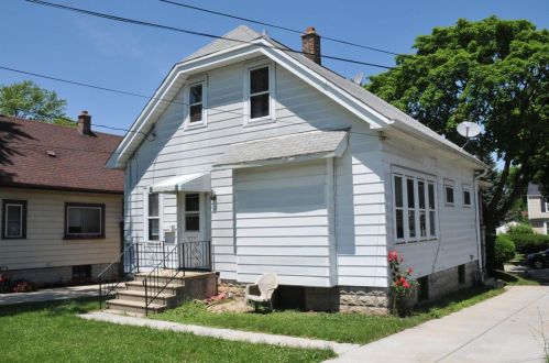 221 Tripoli Ave, Milwaukee WI 53221-1447 exterior