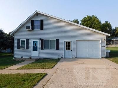 367 6th Ave, Botna, IA 51454-7770