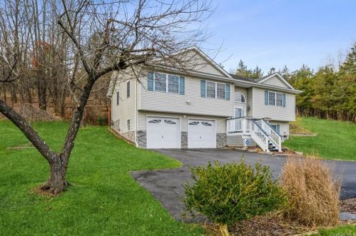 27 Echo Ln, Warwick, NY 10990-2707