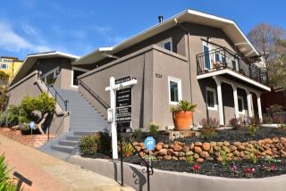 5224 Golden Gate Ave, Oakland, CA 94618-2032