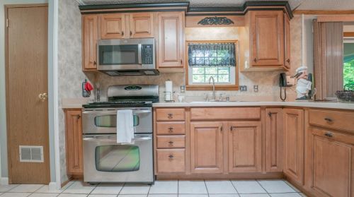 2436 Maplewood Ct, Hammond, IN 46322-1010