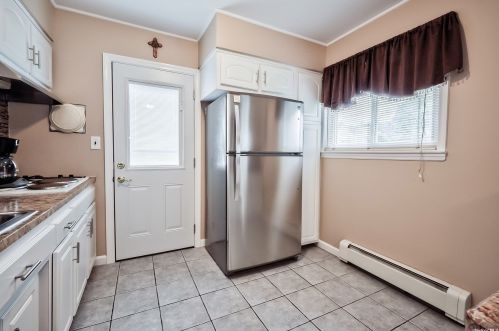 101 Cedar St, Hicksville NY  11801-3242 exterior