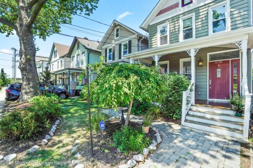 62 Oakland St, Tinton Falls, NJ 07701-1104