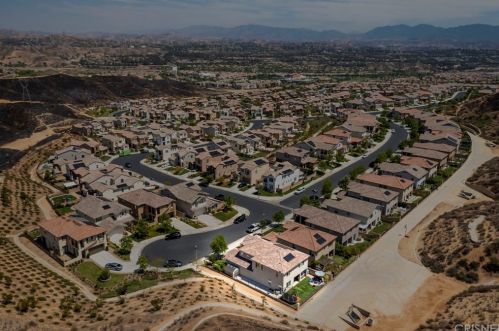 29085 Sterling Ln, Santa Clarita, CA 91354-3047