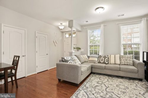 19179 Winmeade Dr, Leesburg VA  20176-6514 exterior