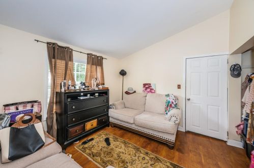 581 Dixie Hwy, Tarpon Springs FL  34689-5718 exterior