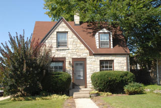 2701 67th St, Milwaukee, WI 53219-3065