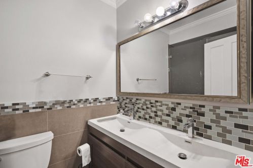 3511 Berry Dr, North Hollywood CA  91604-3862 exterior