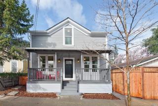 610 E St, Petaluma, CA 94952-4157
