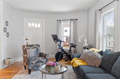 15 Isabella St, Worcester MA  01603-2122 exterior