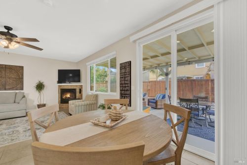 8001 Finchley Ct, Vacaville CA  95687-8253 exterior