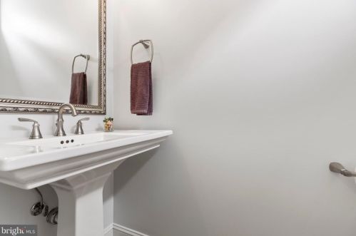 527 Willis St, Fredericksburg VA  22401-5650 exterior