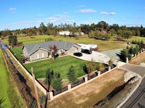 10005 Pleasant Grove School Rd, Elk Grove, CA 95624-9359