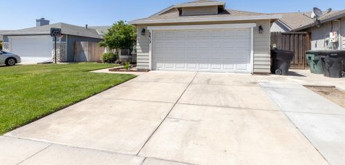 5613 Rose Brook Dr, Riverbank, CA 95367-3831
