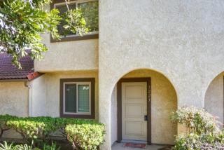 3223 Kelp Ln, Oxnard, CA 93035-1693