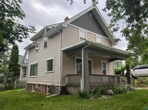 1001 12th Ave, Duluth MN  55805-1566 exterior