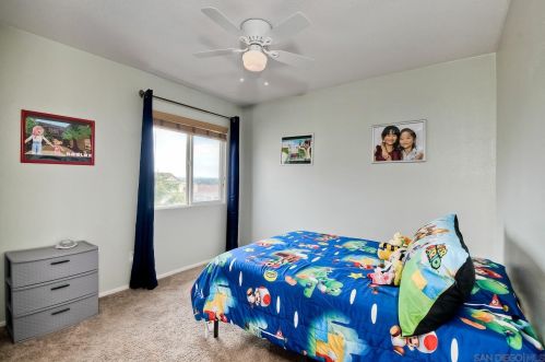 33551 Maplewood Ct, Temecula CA  92592-1832 exterior