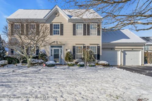 21 Vanderveer Rd, East Freehold, NJ 07728-8882