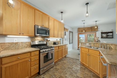 28030 Gibraltar Ln, Santa Clarita CA  91384-4548 exterior