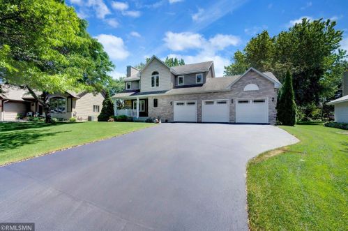 488 Hawthorn Rd, Lino Lakes, MN 55014-5457