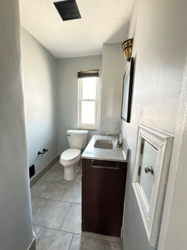 115 Roberta Dr, Whitaker PA  15120-3337 exterior