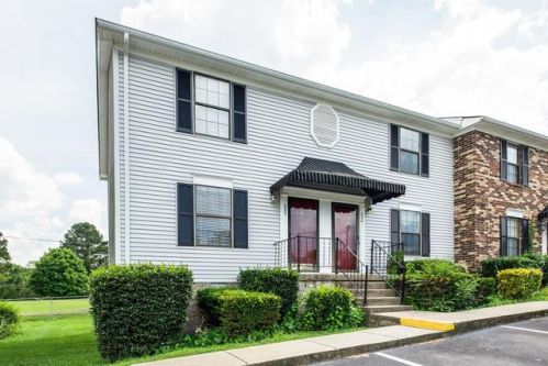 220 Edgewood Dr, Hendersonville, TN 37075-4260