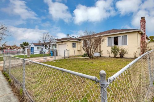 716 Charter St, Redwood City, CA 94063-2903