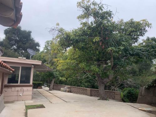 3735 Essex St, Santa Barbara, CA 93105-2420