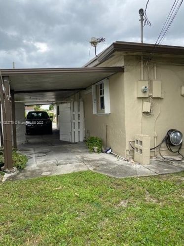 874 70th Pl, Hialeah FL  33014-5220 exterior