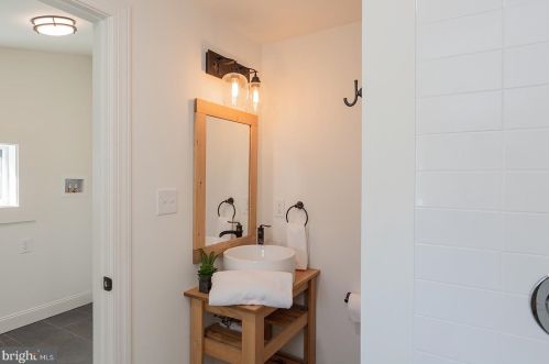 24 New St, Lancaster PA  17602-2047 exterior