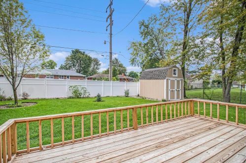 809 12 St, Mishawaka IN 46544-5822 exterior