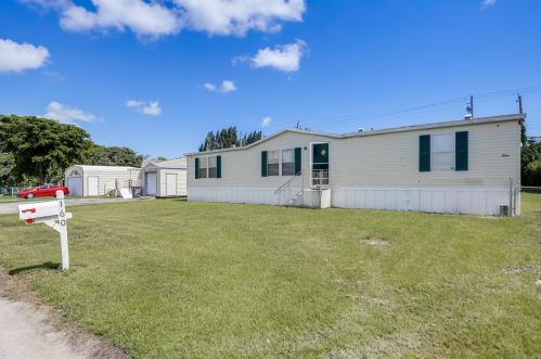 160 Sleepy Hollow Dr, West Palm Beach, FL 33415-3122