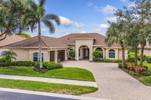 4979 Rustic Oaks Cir, Naples, FL 34105-4522